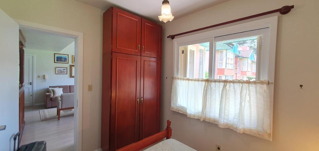 Duplex Floresta Negra - Sua Base Perfeita Em Gramado! Otima Localizacao Lagonegro 500M - 02 Quartos E 02 Banheiros Para Familia Em Condominio Fechad0, Cozinha Completa Com Garagem E Portaria 24H Екстер'єр фото