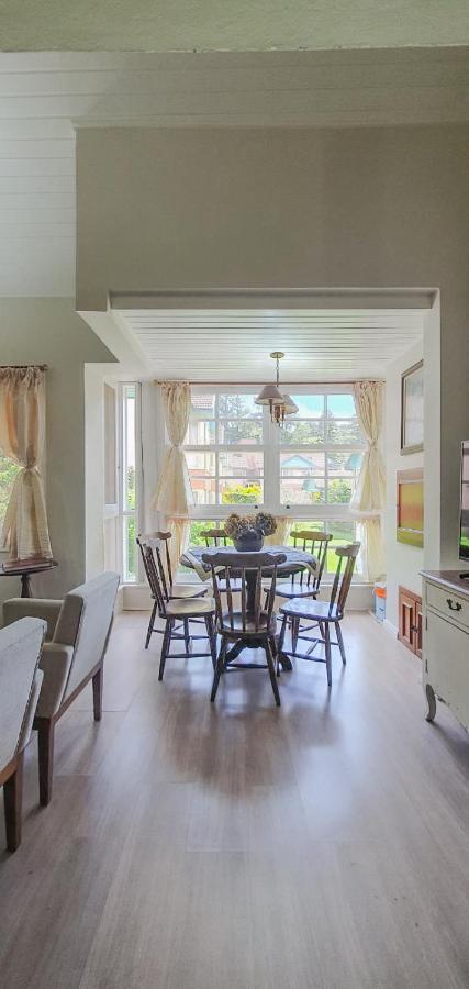 Duplex Floresta Negra - Sua Base Perfeita Em Gramado! Otima Localizacao Lagonegro 500M - 02 Quartos E 02 Banheiros Para Familia Em Condominio Fechad0, Cozinha Completa Com Garagem E Portaria 24H Екстер'єр фото